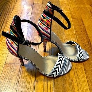Brand new tribal style heels. Super cute with a pop of neon colors on the back.